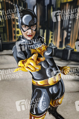 GEEK ART: Batgirl Comic Bodypainting