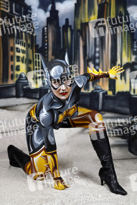 GEEK ART: Batgirl Comic Bodypainting
