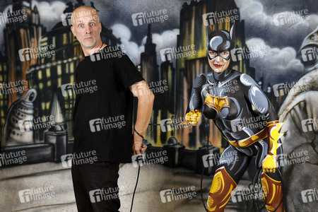 GEEK ART: Batgirl Comic Bodypainting