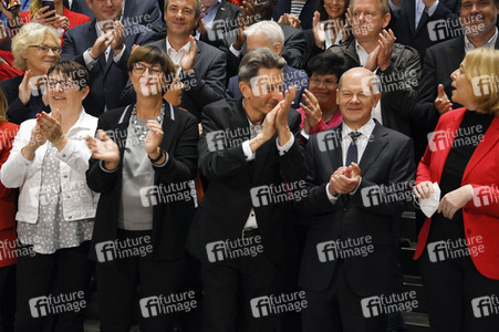 SPD-Fraktionssitzung und Statement der Fraktionsführung in Berlin