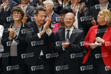 SPD-Fraktionssitzung und Statement der Fraktionsführung in Berlin