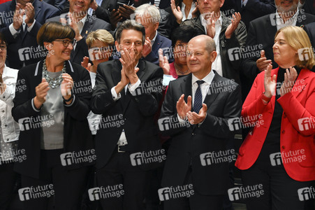 SPD-Fraktionssitzung und Statement der Fraktionsführung in Berlin