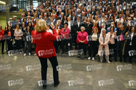 SPD-Fraktionssitzung und Statement der Fraktionsführung in Berlin