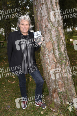 Lesung von Ernst Hannawald in Haar