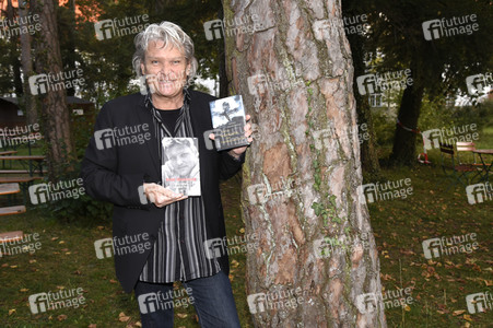 Lesung von Ernst Hannawald in Haar