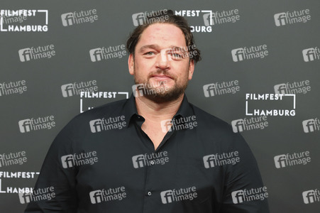 Filmpremiere 'Warten auf'n Bus', Filmfest Hamburg 2021