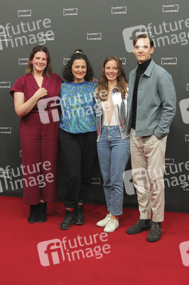 Filmpremiere 'Niemand ist bei den Kälbern', Filmfest Hamburg 2021