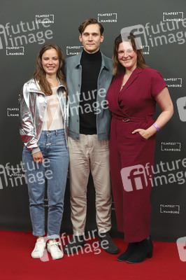 Filmpremiere 'Niemand ist bei den Kälbern', Filmfest Hamburg 2021