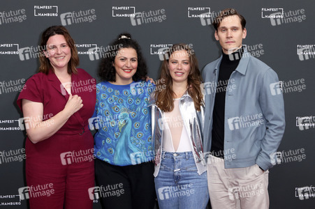 Filmpremiere 'Niemand ist bei den Kälbern', Filmfest Hamburg 2021