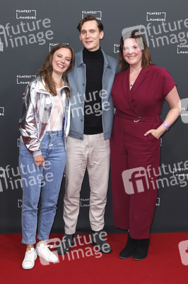 Filmpremiere 'Niemand ist bei den Kälbern', Filmfest Hamburg 2021