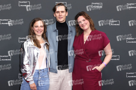 Filmpremiere 'Niemand ist bei den Kälbern', Filmfest Hamburg 2021