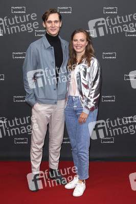 Filmpremiere 'Niemand ist bei den Kälbern', Filmfest Hamburg 2021