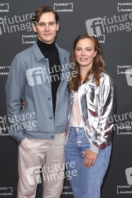 Filmpremiere 'Niemand ist bei den Kälbern', Filmfest Hamburg 2021