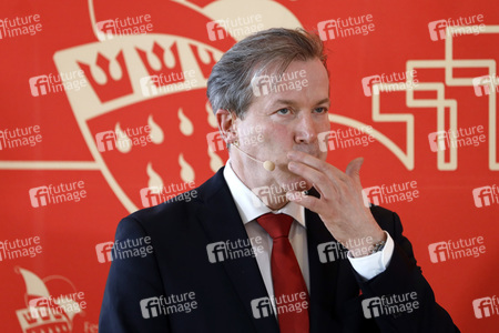 Pressekonferenz zur Vorstellung des designierten Dreigestirn 2022 in Köln