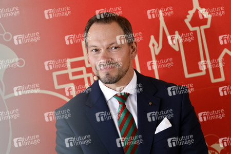 Pressekonferenz zur Vorstellung des designierten Dreigestirn 2022 in Köln
