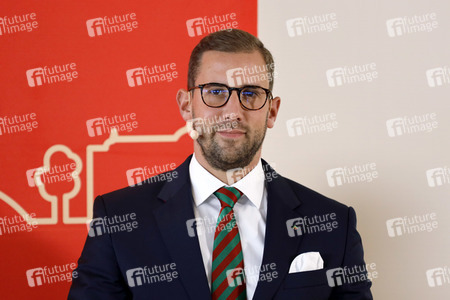 Pressekonferenz zur Vorstellung des designierten Dreigestirn 2022 in Köln