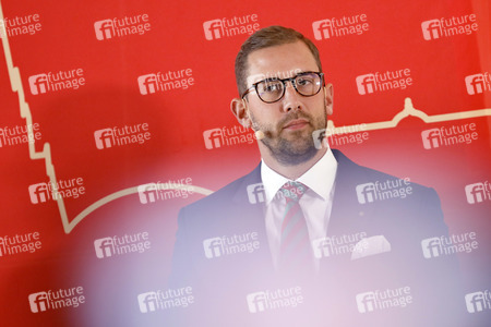Pressekonferenz zur Vorstellung des designierten Dreigestirn 2022 in Köln