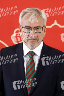 Pressekonferenz zur Vorstellung des designierten Dreigestirn 2022 in Köln