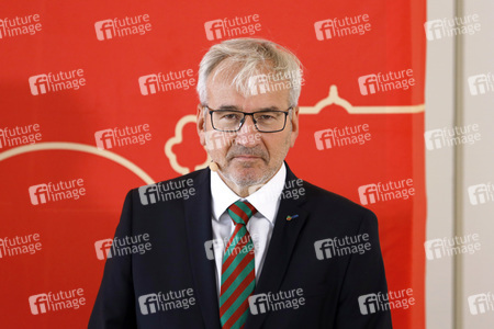 Pressekonferenz zur Vorstellung des designierten Dreigestirn 2022 in Köln