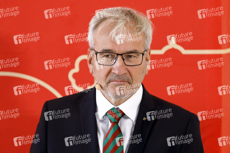 Pressekonferenz zur Vorstellung des designierten Dreigestirn 2022 in Köln