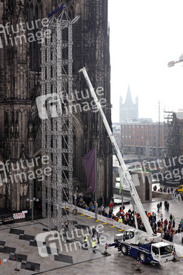 Abbau des Gerüsts am Kölner Dom