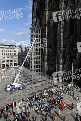 Abbau des Gerüsts am Kölner Dom
