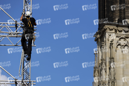Abbau des Gerüsts am Kölner Dom