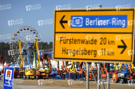 Tag der offenen Tür in der Tesla Gigafactory 4 in Grünheide