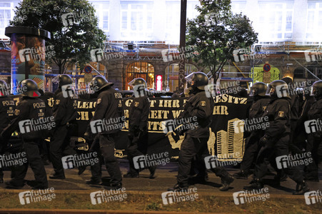 Demonstration gegen Räumung vom Wagencamp 'Köpi' in Berlin