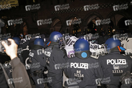 Demonstration gegen Räumung vom Wagencamp 'Köpi' in Berlin