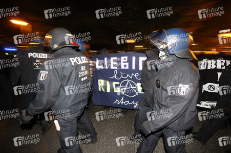 Demonstration gegen Räumung vom Wagencamp 'Köpi' in Berlin