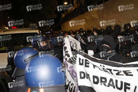 Demonstration gegen Räumung vom Wagencamp 'Köpi' in Berlin