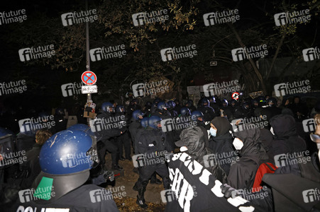 Demonstration gegen Räumung vom Wagencamp 'Köpi' in Berlin