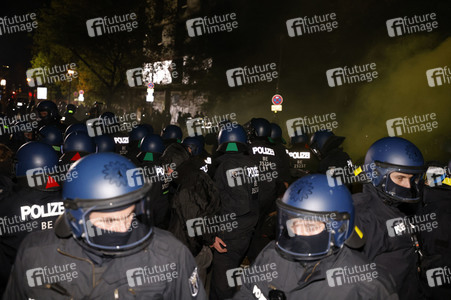 Demonstration gegen Räumung vom Wagencamp 'Köpi' in Berlin