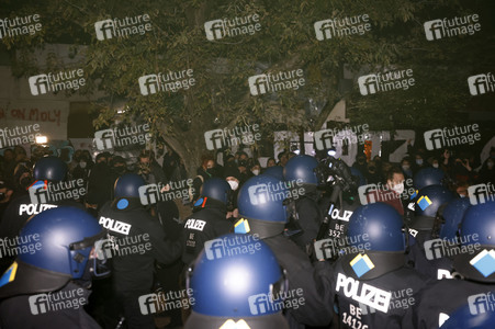 Demonstration gegen Räumung vom Wagencamp 'Köpi' in Berlin