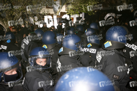 Demonstration gegen Räumung vom Wagencamp 'Köpi' in Berlin