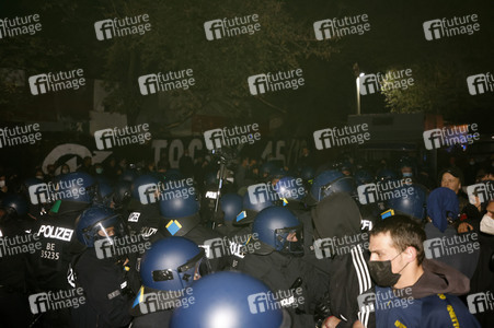 Demonstration gegen Räumung vom Wagencamp 'Köpi' in Berlin