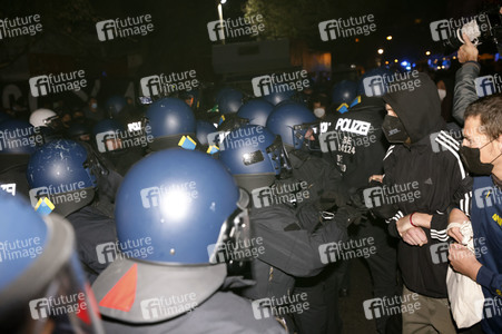 Demonstration gegen Räumung vom Wagencamp 'Köpi' in Berlin