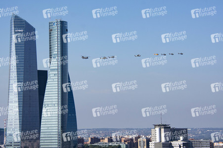 Militärparade zum spanischen Nationalfeiertag in Madrid