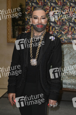 Präsentation der Glööckler-Tapetenkollektion in Berlin