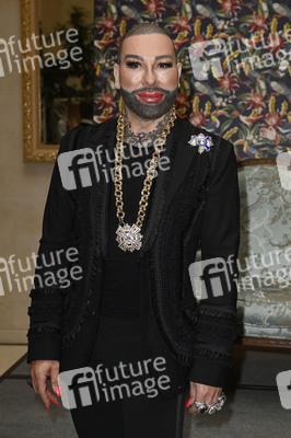 Präsentation der Glööckler-Tapetenkollektion in Berlin