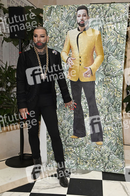 Präsentation der Glööckler-Tapetenkollektion in Berlin