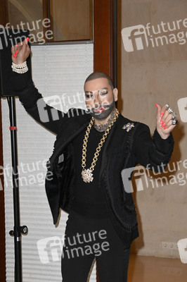 Präsentation der Glööckler-Tapetenkollektion in Berlin