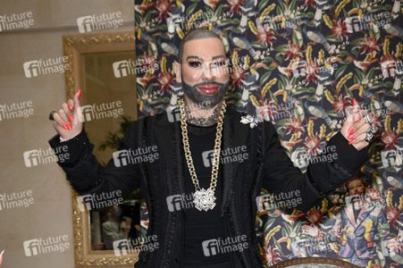 Präsentation der Glööckler-Tapetenkollektion in Berlin