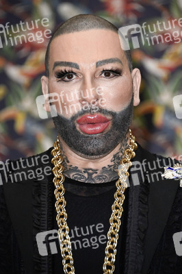 Präsentation der Glööckler-Tapetenkollektion in Berlin