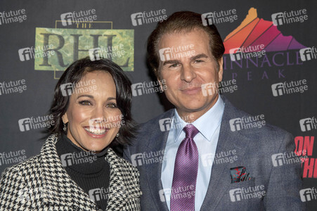 Filmpremiere 'Love on the Rock' in Universal City