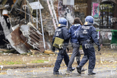 Räumung des Wagencamps 'Köpi' in Berlin