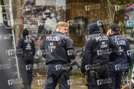 Räumung des Wagencamps 'Köpi' in Berlin