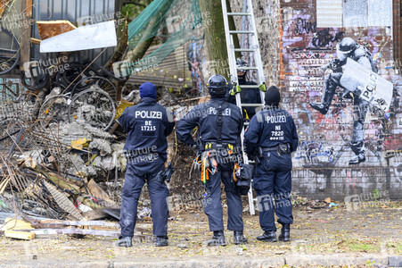 Räumung des Wagencamps 'Köpi' in Berlin