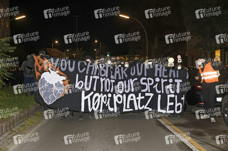 Demonstration gegen die Räumung des Wagencamps 'Köpi' in Berlin